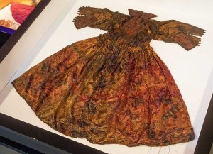 dámské šaty z družiny Karla I. Stuarta 